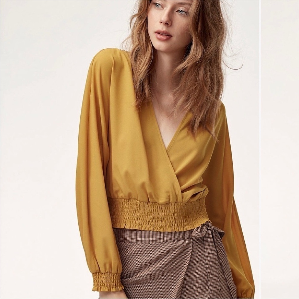 Aritzia Wilfred Reign Smocked Crepe Wrap Blouse Cairo Gold Top Size Small